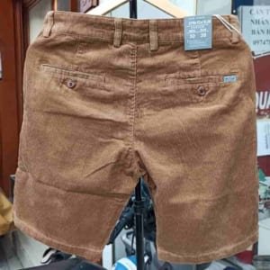 Quần short nhung màu vàng bò