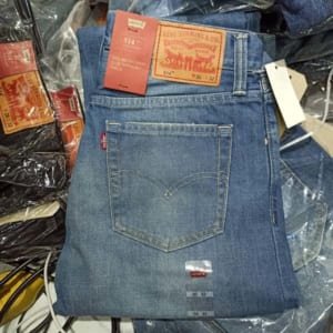 Quần jean ống suông
